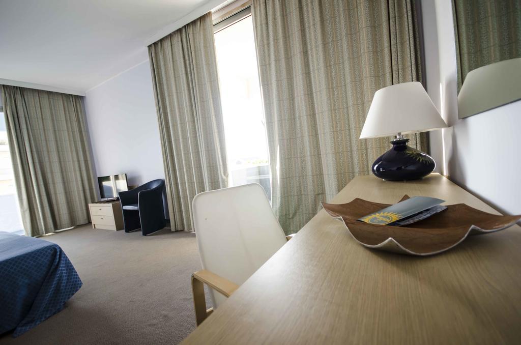 Grand Hotel Helios タルクイーニア エクステリア 写真