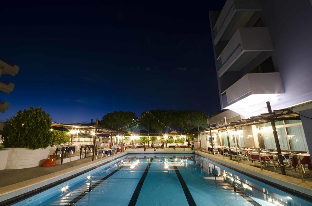 Grand Hotel Helios タルクイーニア エクステリア 写真