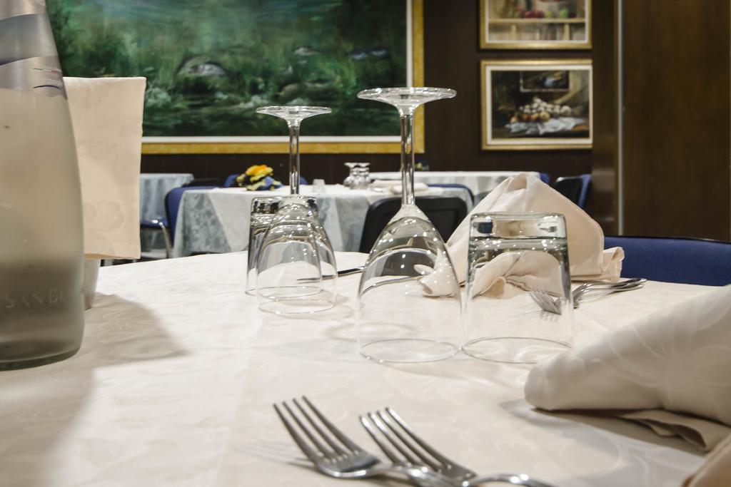 Grand Hotel Helios タルクイーニア エクステリア 写真
