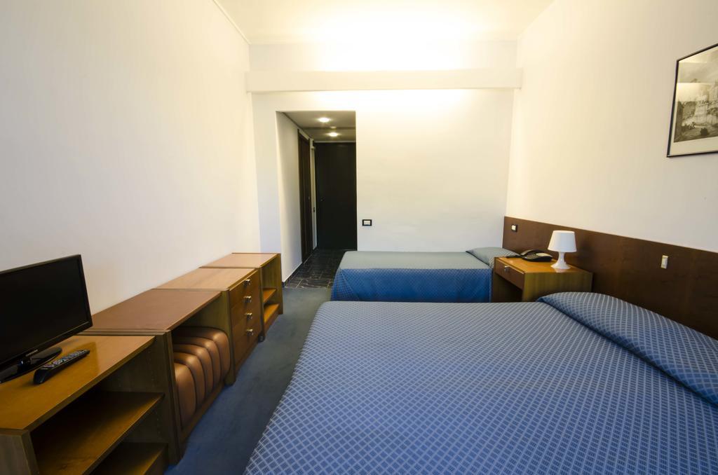 Grand Hotel Helios タルクイーニア エクステリア 写真