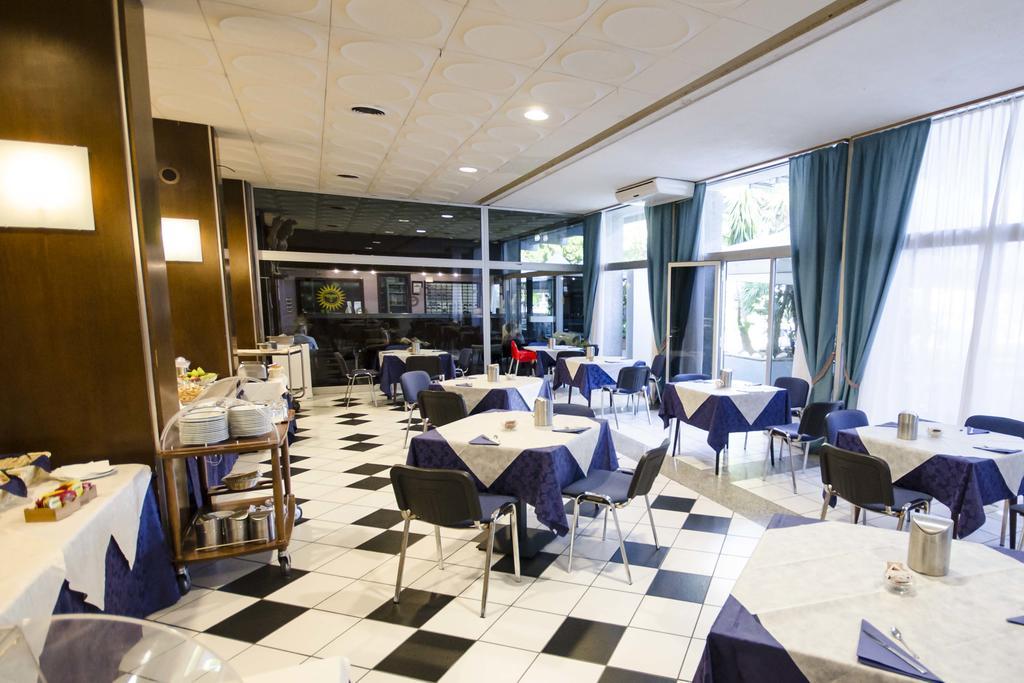 Grand Hotel Helios タルクイーニア エクステリア 写真