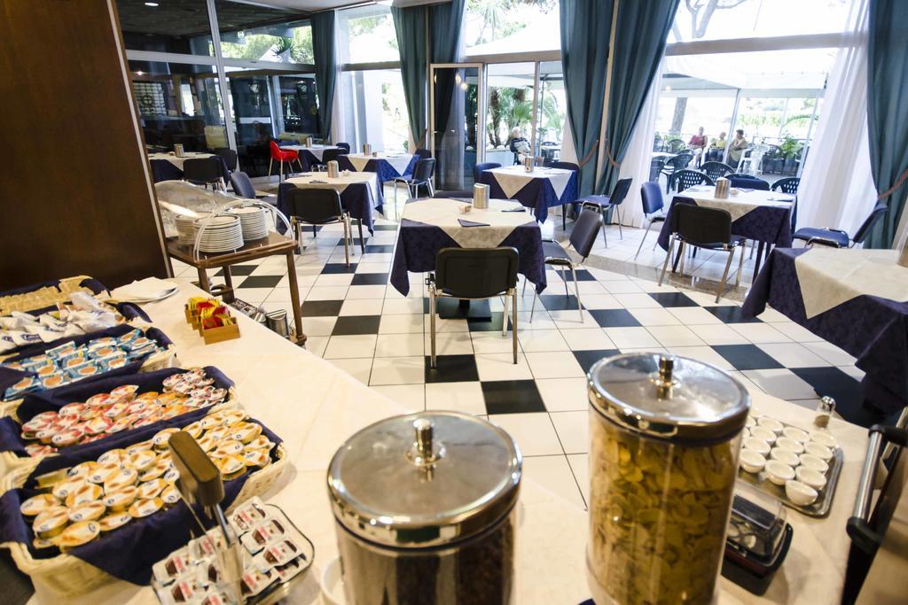 Grand Hotel Helios タルクイーニア エクステリア 写真