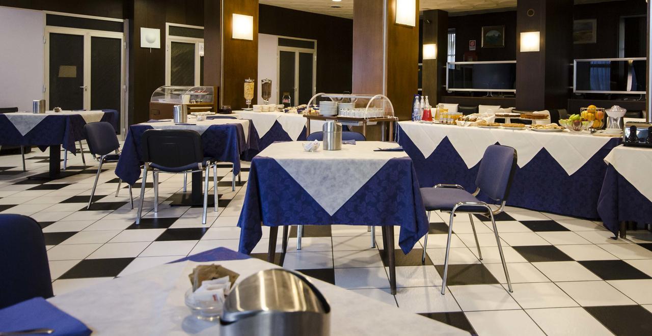 Grand Hotel Helios タルクイーニア エクステリア 写真