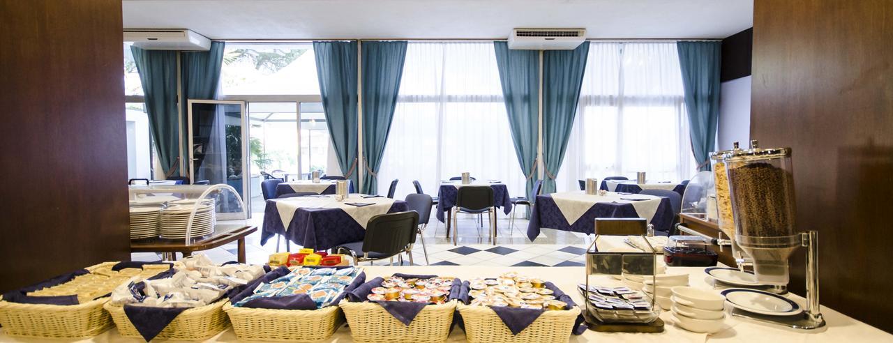 Grand Hotel Helios タルクイーニア エクステリア 写真